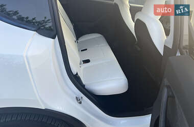 Внедорожник / Кроссовер Tesla Model Y 2024 в 