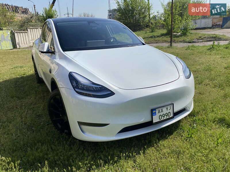 Внедорожник / Кроссовер Tesla Model Y 2023 в Киеве