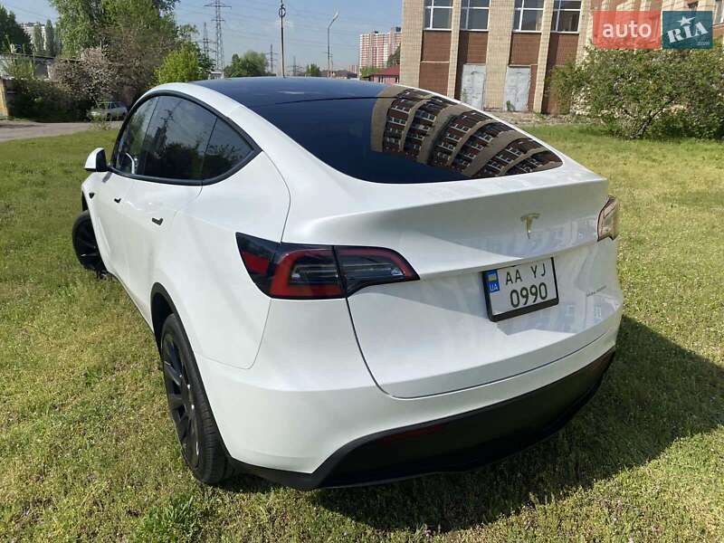 Внедорожник / Кроссовер Tesla Model Y 2023 в Киеве