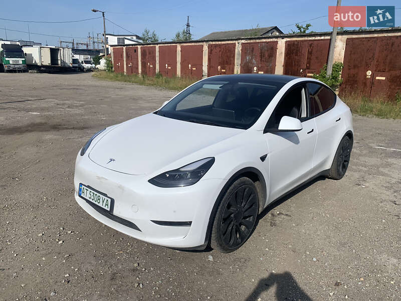 Tesla Model Y 2021
