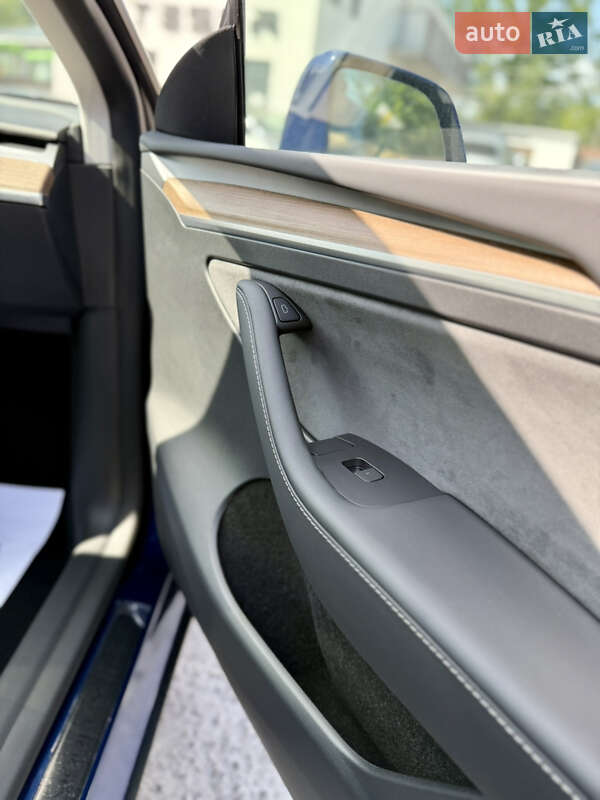 Внедорожник / Кроссовер Tesla Model Y 2024 в Виннице