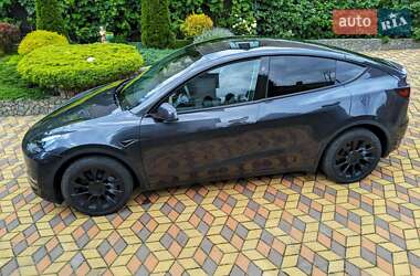 Внедорожник / Кроссовер Tesla Model Y 2024 в 