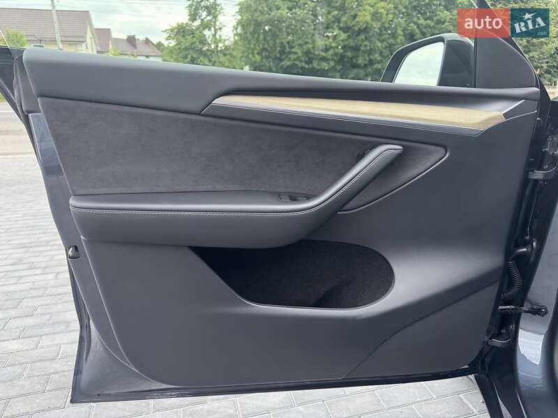 Внедорожник / Кроссовер Tesla Model Y 2023 в Виннице