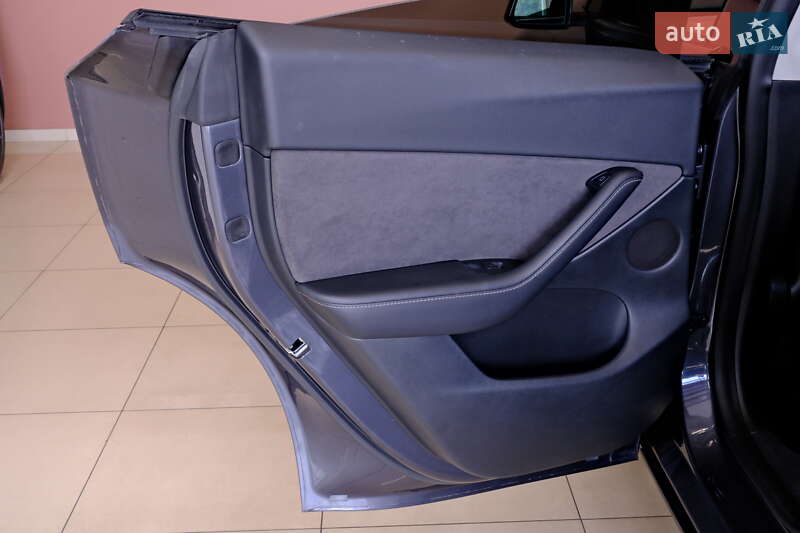 Внедорожник / Кроссовер Tesla Model Y 2021 в Одессе