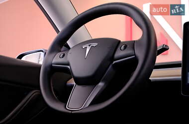 Внедорожник / Кроссовер Tesla Model Y 2021 в 