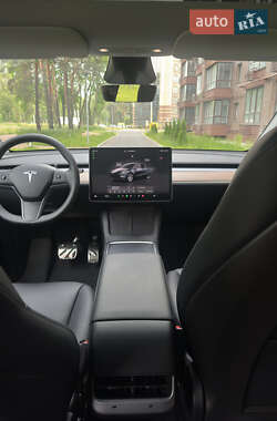 Внедорожник / Кроссовер Tesla Model Y 2024 в 