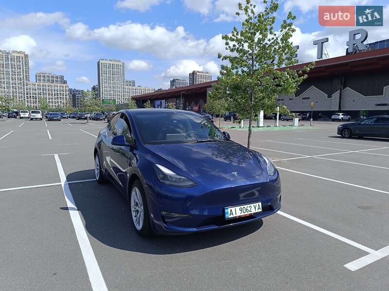 Позашляховик / Кросовер Tesla Model Y 2023 в 