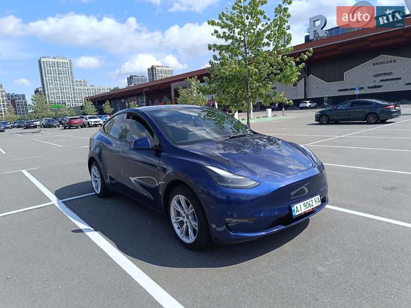 Внедорожник / Кроссовер Tesla Model Y 2023 в Киеве