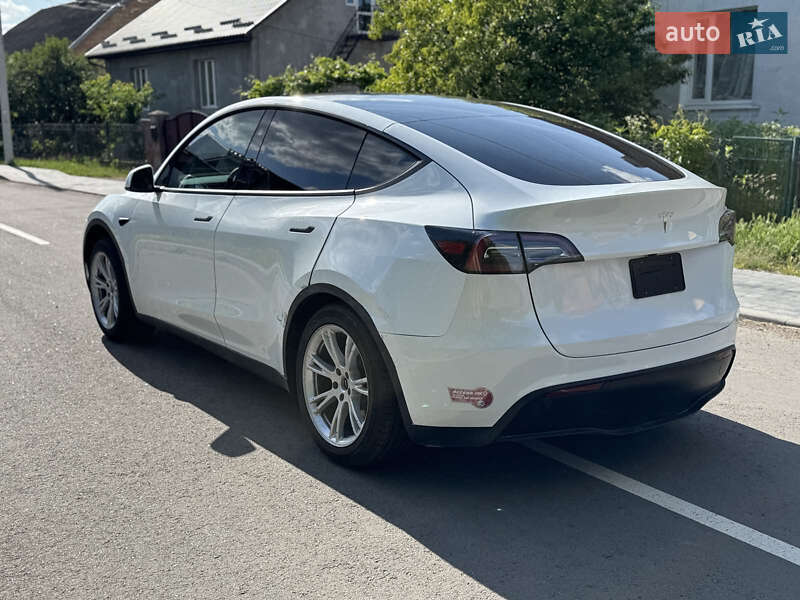 Внедорожник / Кроссовер Tesla Model Y 2024 в Ровно
