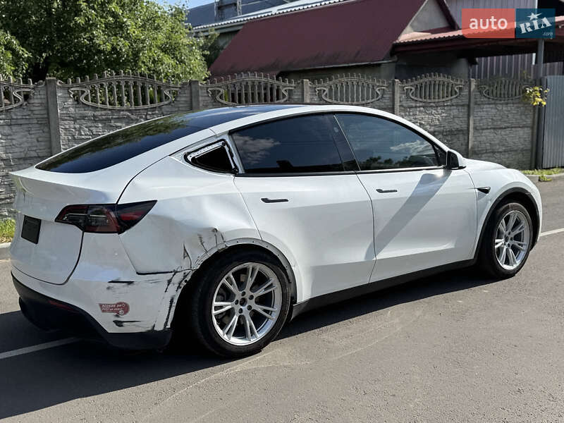 Внедорожник / Кроссовер Tesla Model Y 2024 в Ровно