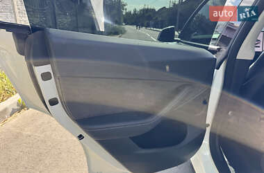 Внедорожник / Кроссовер Tesla Model Y 2024 в 