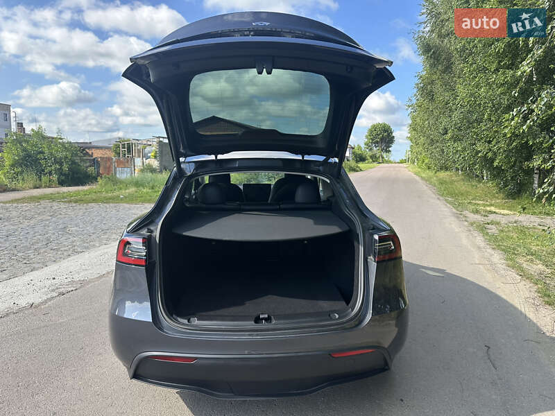 Внедорожник / Кроссовер Tesla Model Y 2023 в Ровно