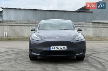 Позашляховик / Кросовер Tesla Model Y 2023 в 