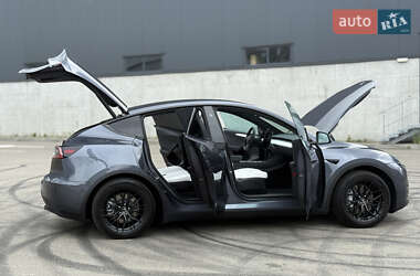 Позашляховик / Кросовер Tesla Model Y 2023 в 