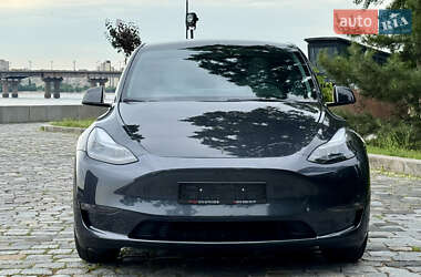 Внедорожник / Кроссовер Tesla Model Y 2024 в 
