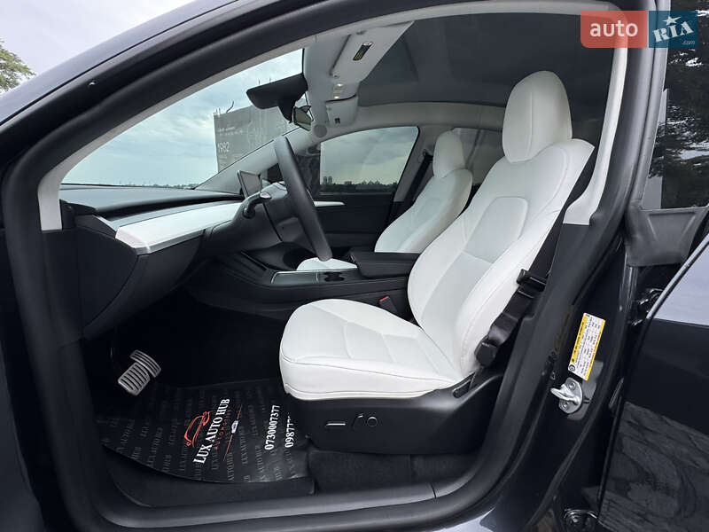 Внедорожник / Кроссовер Tesla Model Y 2024 в Киеве
