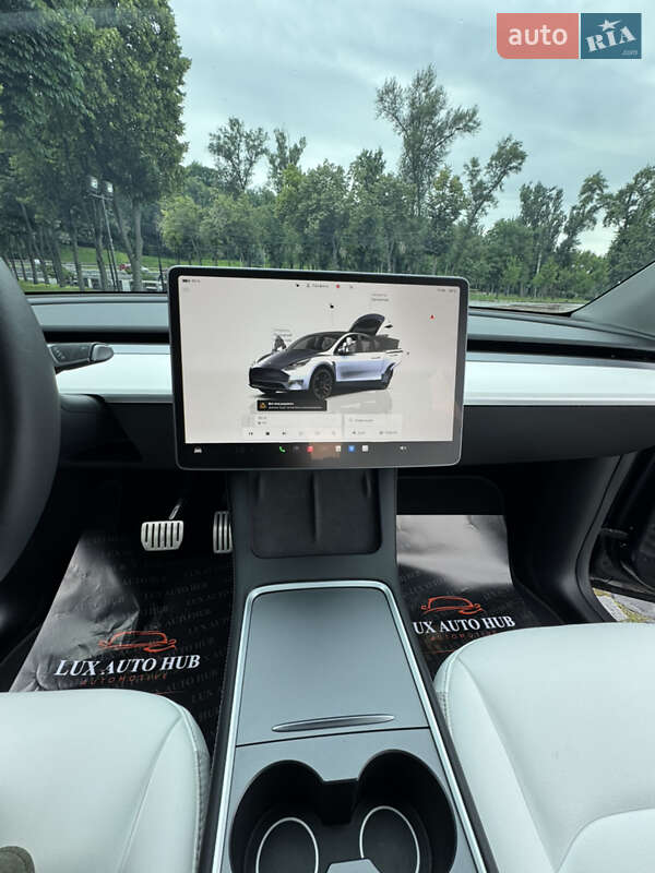 Внедорожник / Кроссовер Tesla Model Y 2024 в Киеве