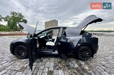Внедорожник / Кроссовер Tesla Model Y 2024 в 