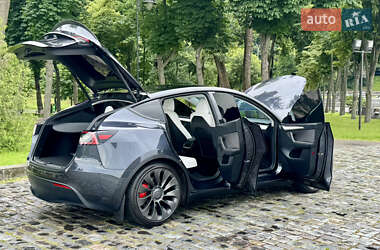 Внедорожник / Кроссовер Tesla Model Y 2024 в 