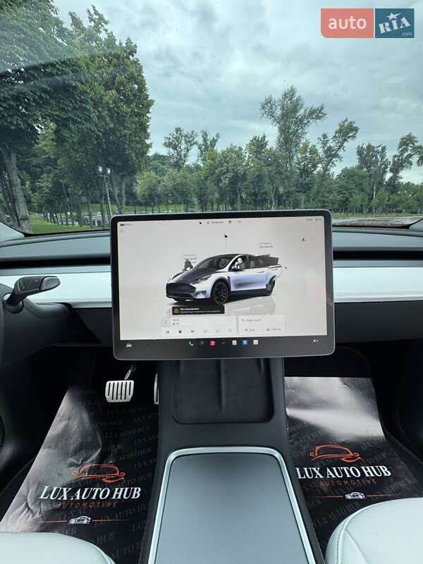Внедорожник / Кроссовер Tesla Model Y 2024 в Киеве