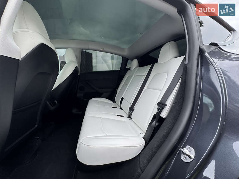 Внедорожник / Кроссовер Tesla Model Y 2024 в Киеве