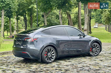 Внедорожник / Кроссовер Tesla Model Y 2024 в 