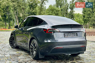Внедорожник / Кроссовер Tesla Model Y 2024 в 