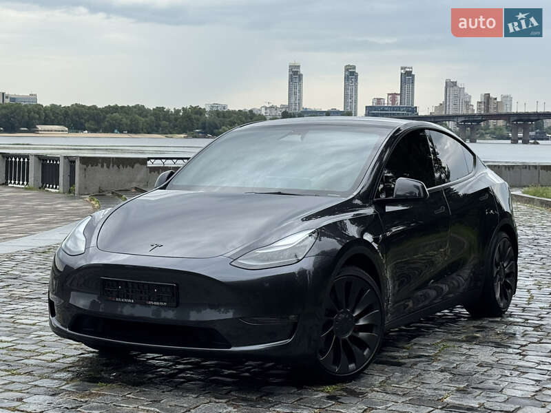 Внедорожник / Кроссовер Tesla Model Y 2024 в Киеве