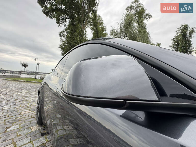 Внедорожник / Кроссовер Tesla Model Y 2024 в Киеве