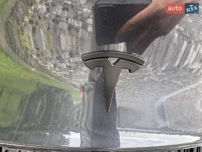 Внедорожник / Кроссовер Tesla Model Y 2024 в Киеве