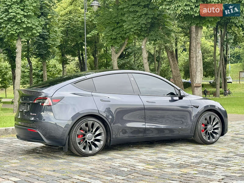 Внедорожник / Кроссовер Tesla Model Y 2024 в Киеве