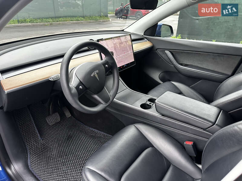 Внедорожник / Кроссовер Tesla Model Y 2020 в Киеве