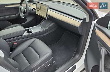 Внедорожник / Кроссовер Tesla Model Y 2024 в 