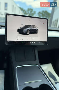 Внедорожник / Кроссовер Tesla Model Y 2024 в 