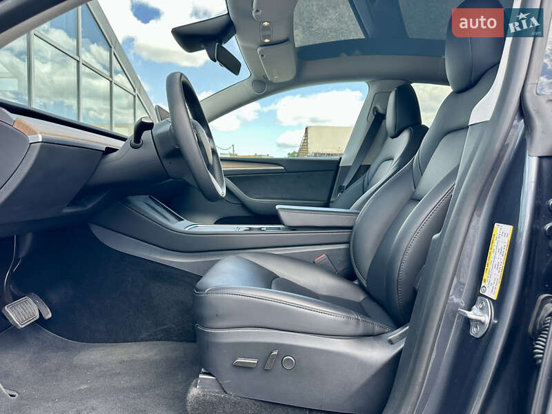 Внедорожник / Кроссовер Tesla Model Y 2023 в Киеве