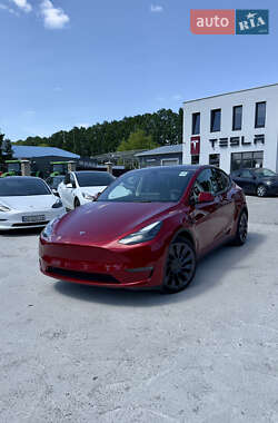 Tesla Model Y 2024