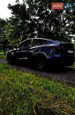 Внедорожник / Кроссовер Tesla Model Y 2024 в 