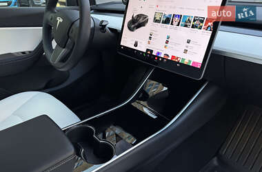 Внедорожник / Кроссовер Tesla Model Y 2021 в 