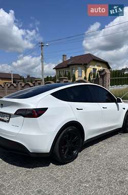 Позашляховик / Кросовер Tesla Model Y 2023 в 