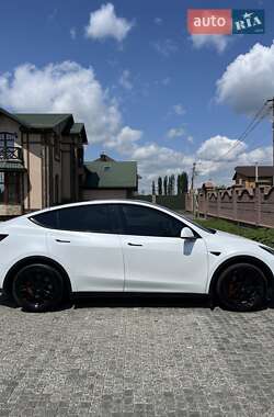Позашляховик / Кросовер Tesla Model Y 2023 в 