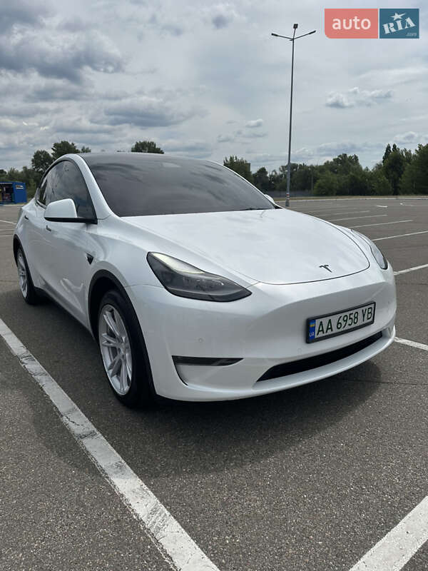Внедорожник / Кроссовер Tesla Model Y 2021 в Киеве