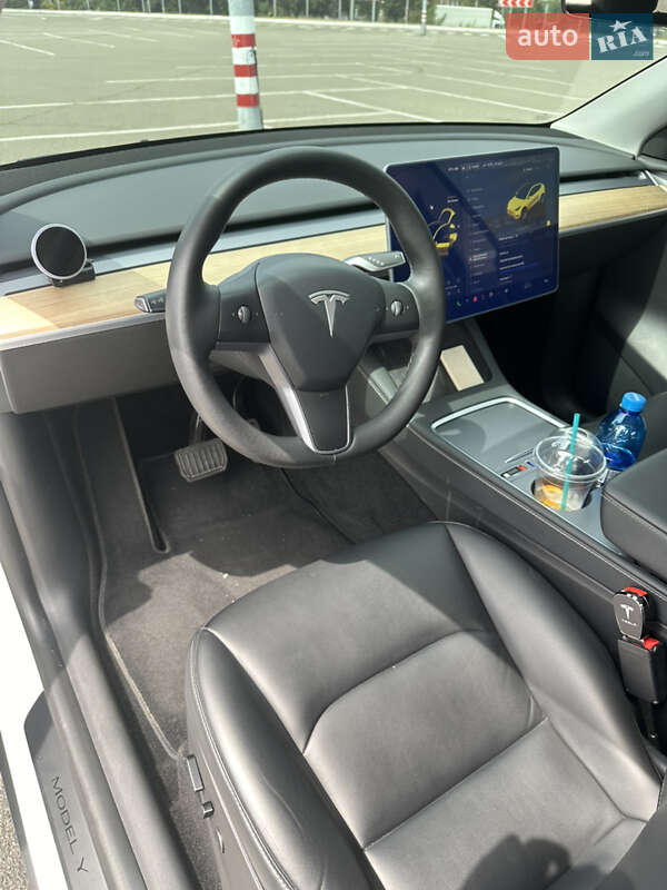 Внедорожник / Кроссовер Tesla Model Y 2021 в Киеве