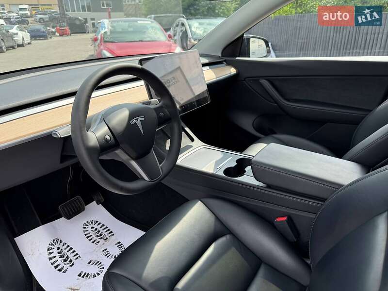 Внедорожник / Кроссовер Tesla Model Y 2021 в Луцке