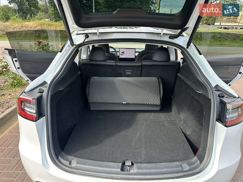 Внедорожник / Кроссовер Tesla Model Y 2023 в Полтаве фото 3 Внедорожник / Кроссовер Tesla Model Y 2023 в Полтаве