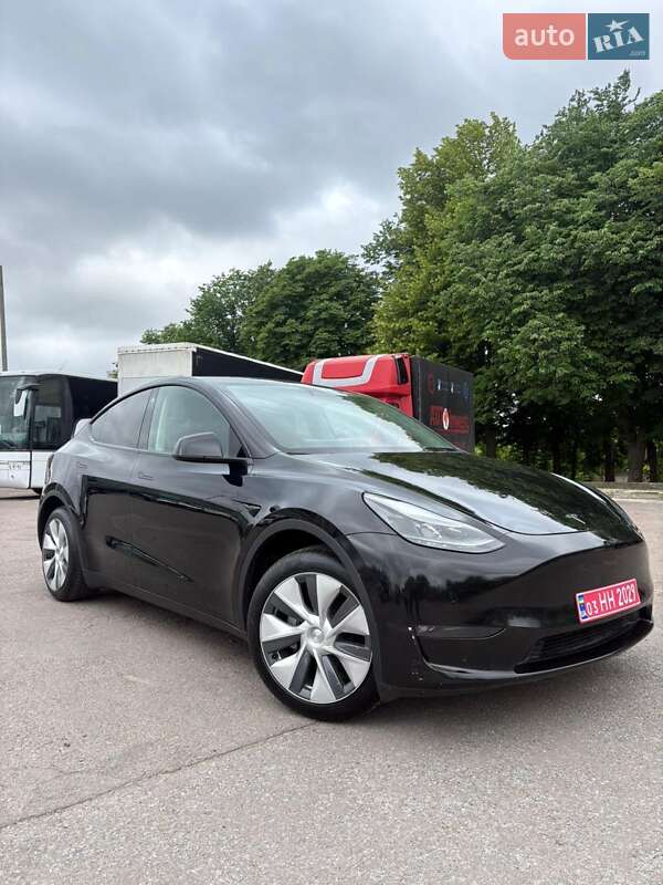 Внедорожник / Кроссовер Tesla Model Y 2023 в Ровно