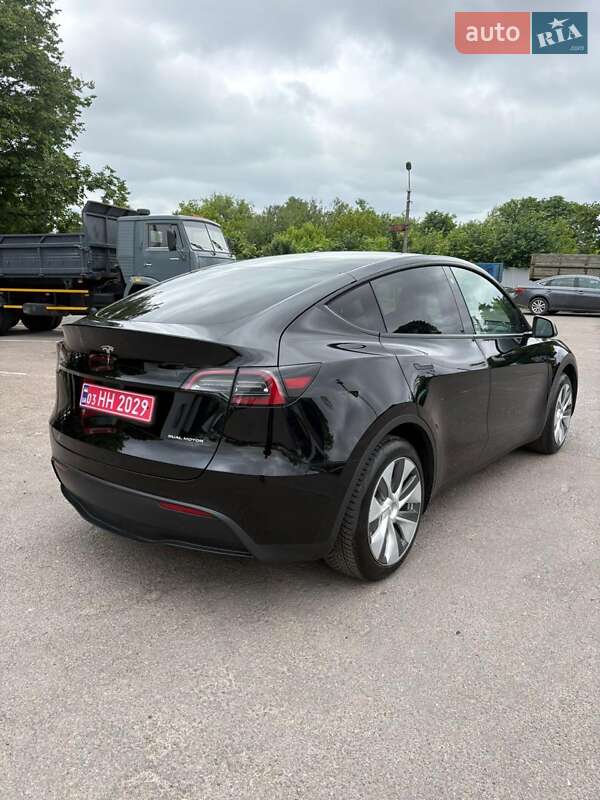 Внедорожник / Кроссовер Tesla Model Y 2023 в Ровно