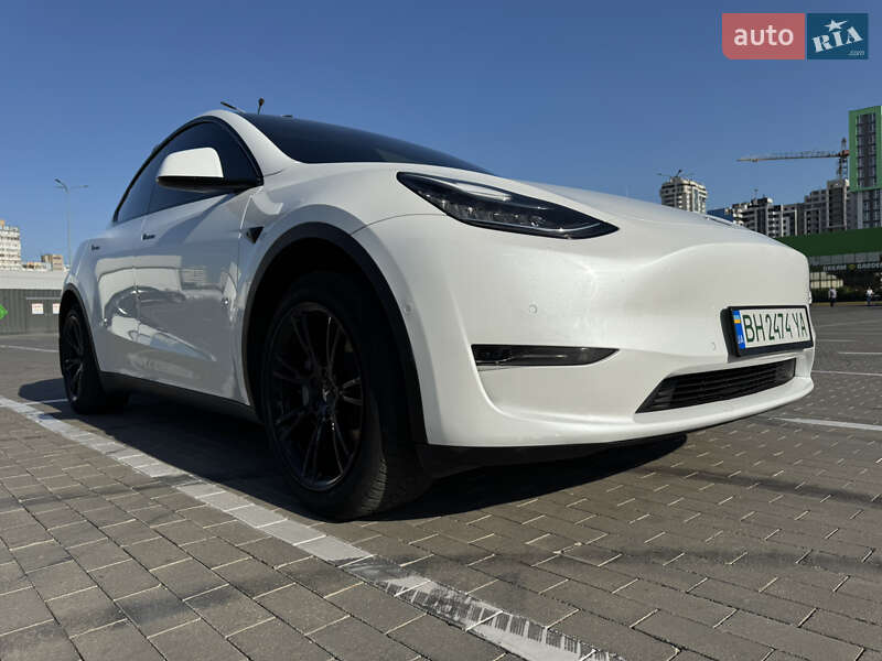 Внедорожник / Кроссовер Tesla Model Y 2021 в 