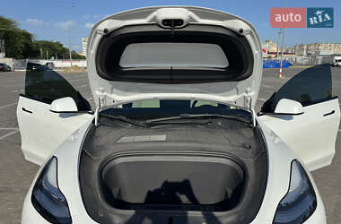 Внедорожник / Кроссовер Tesla Model Y 2021 в 