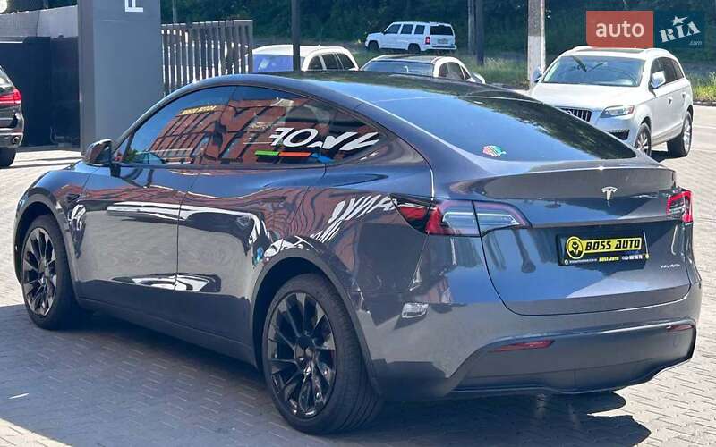 Позашляховик / Кросовер Tesla Model Y 2023 в Чернівцях