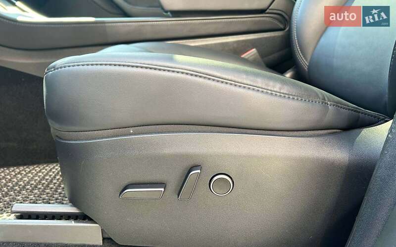 Позашляховик / Кросовер Tesla Model Y 2023 в Чернівцях